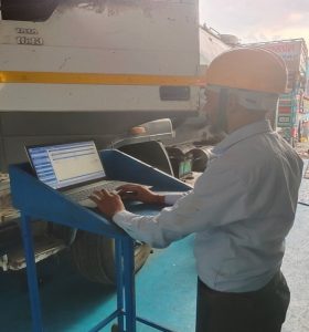 Vehicle Diagnostic Facility with BS6 specialist Technician